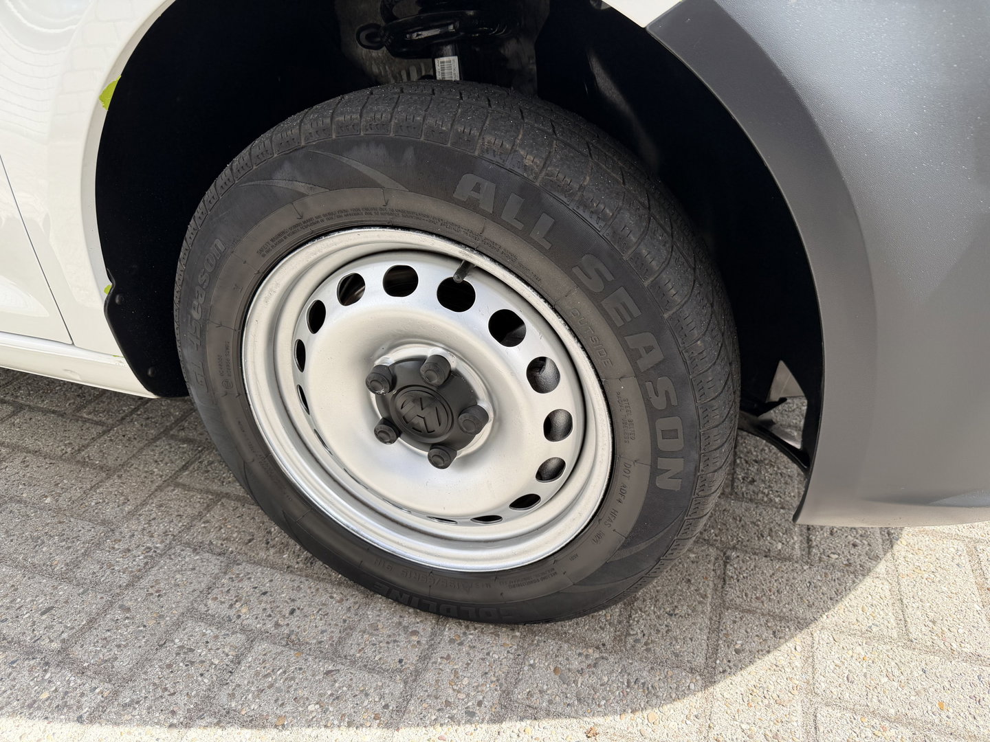 Volkswagen Caddy 2.0 TDI 102pk L2H1 BMT Maxi Comfortline / vaste prijs rijklaar € 10.950 ex btw / lease vanaf € 185 / euro 6 / bpm vrij / imperial / airco / cruise / trekhaak / pdc achter !