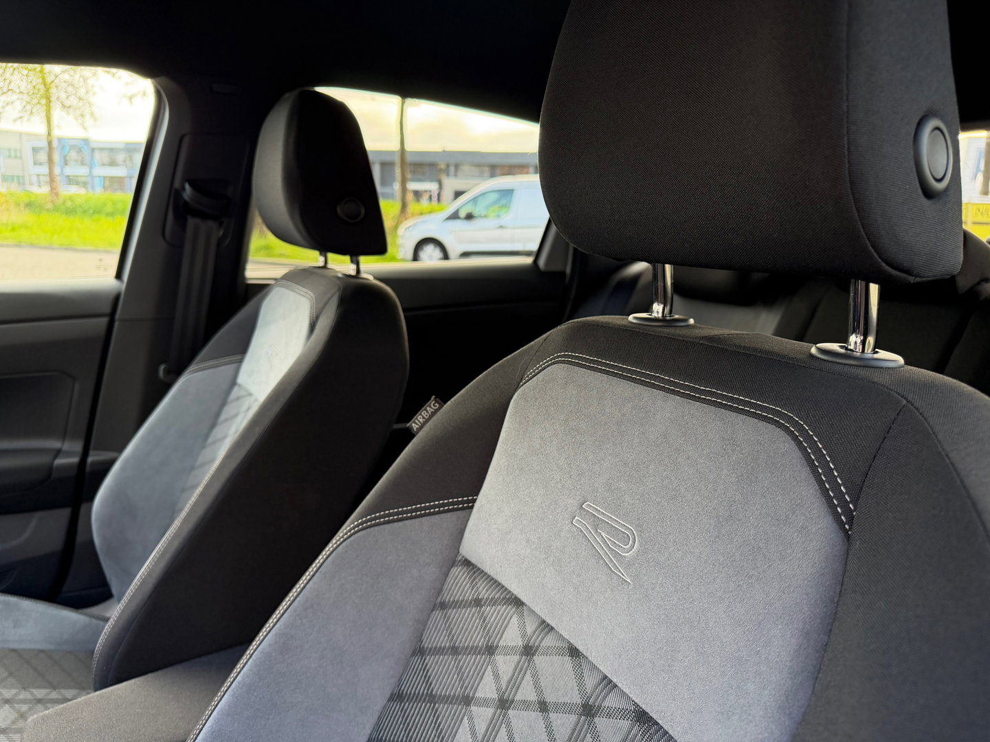 Volkswagen Taigo 1.5 TSI R-Line Keyless|IQ-Lights|150PK|ACC|Carplay|Camera|Virtual-cockpit