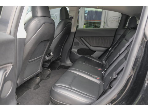 Tesla Model Y RWD 58 kWh Autopilot *BTW* *SOH 93%* 1e eigenaar Black Edition NLauto 20" LMV