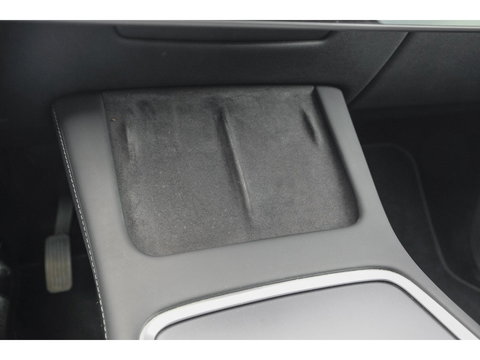 Tesla Model Y RWD 58 kWh Autopilot *BTW* *SOH 93%* 1e eigenaar Black Edition NLauto 20" LMV