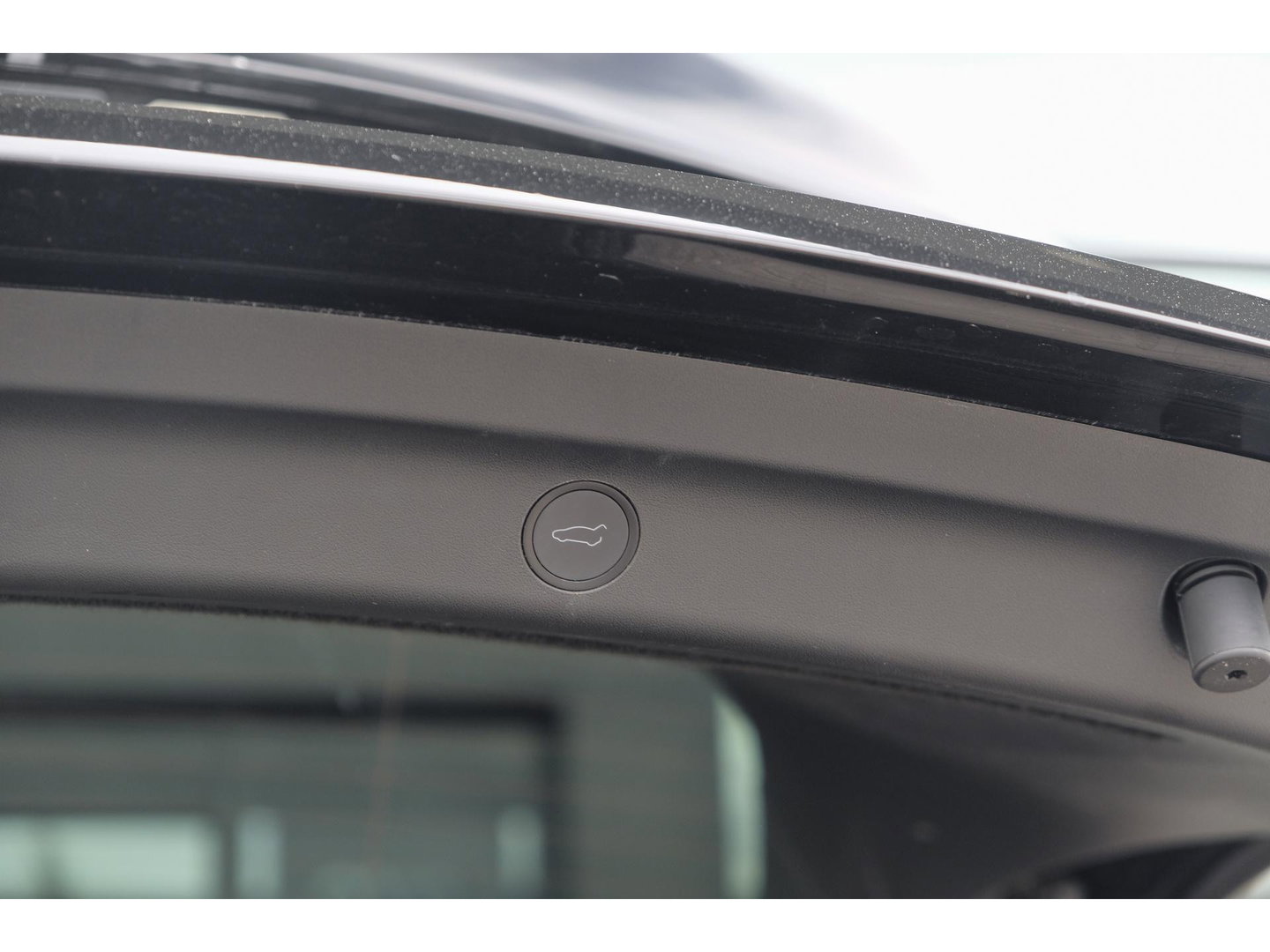 Tesla Model Y RWD 58 kWh Autopilot *BTW* *SOH 93%* 1e eigenaar Black Edition NLauto 20" LMV