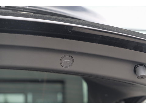 Tesla Model Y RWD 58 kWh Autopilot *BTW* *SOH 93%* 1e eigenaar Black Edition NLauto 20" LMV