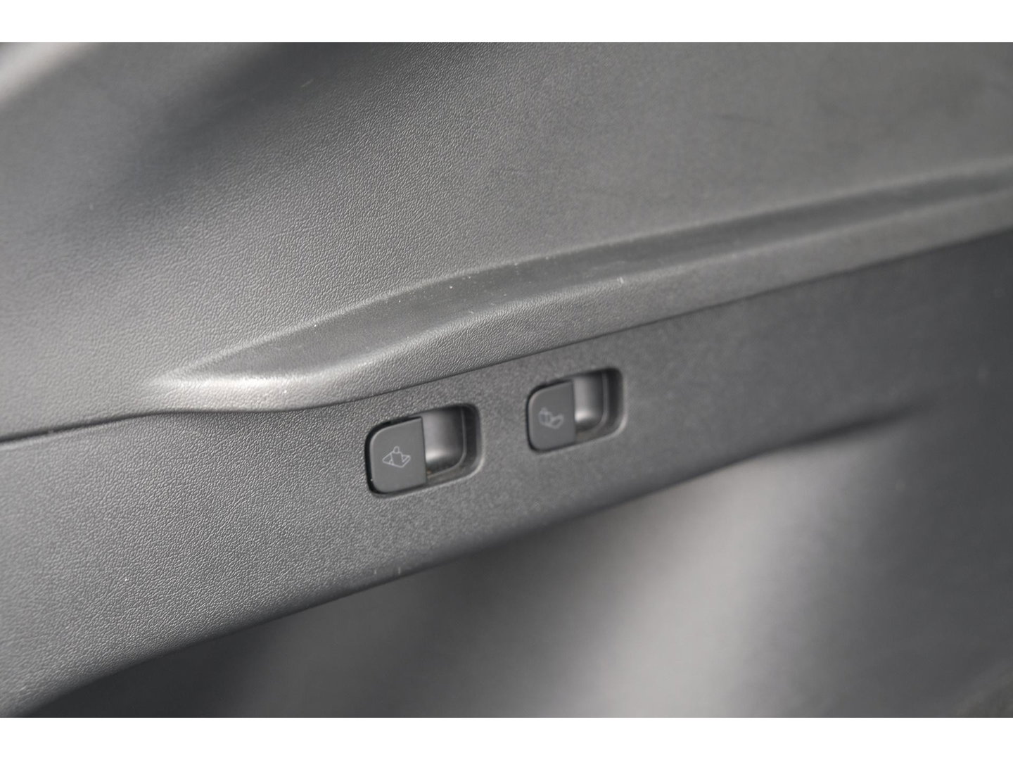 Tesla Model Y RWD 58 kWh Autopilot *BTW* *SOH 93%* 1e eigenaar Black Edition NLauto 20" LMV