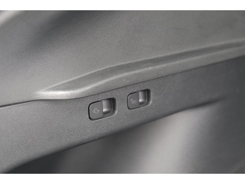 Tesla Model Y RWD 58 kWh Autopilot *BTW* *SOH 93%* 1e eigenaar Black Edition NLauto 20" LMV