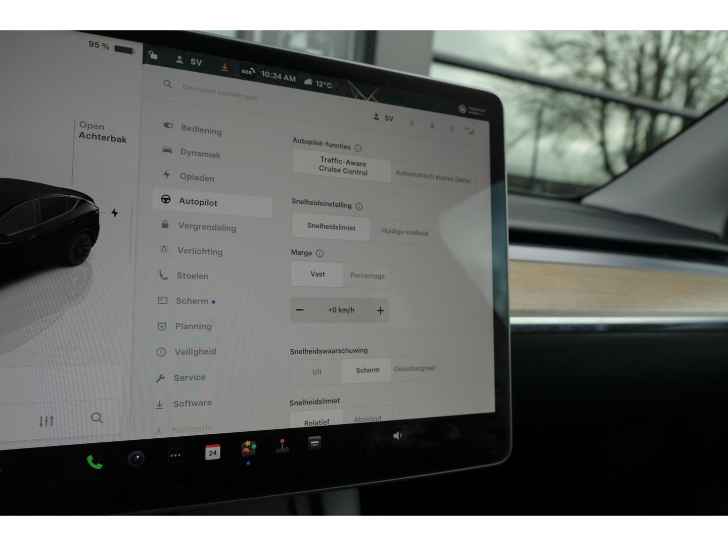 Tesla Model Y RWD 58 kWh Autopilot *BTW* *SOH 93%* 1e eigenaar Black Edition NLauto 20" LMV
