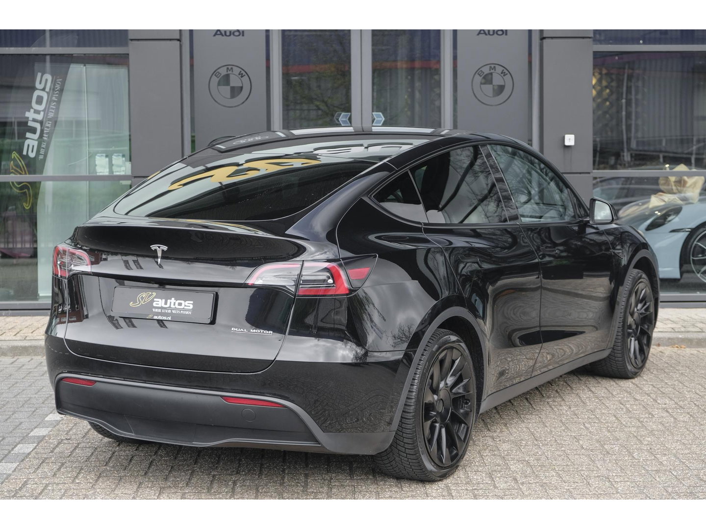 Tesla Model Y RWD 58 kWh Autopilot *BTW* *SOH 93%* 1e eigenaar Black Edition NLauto 20" LMV