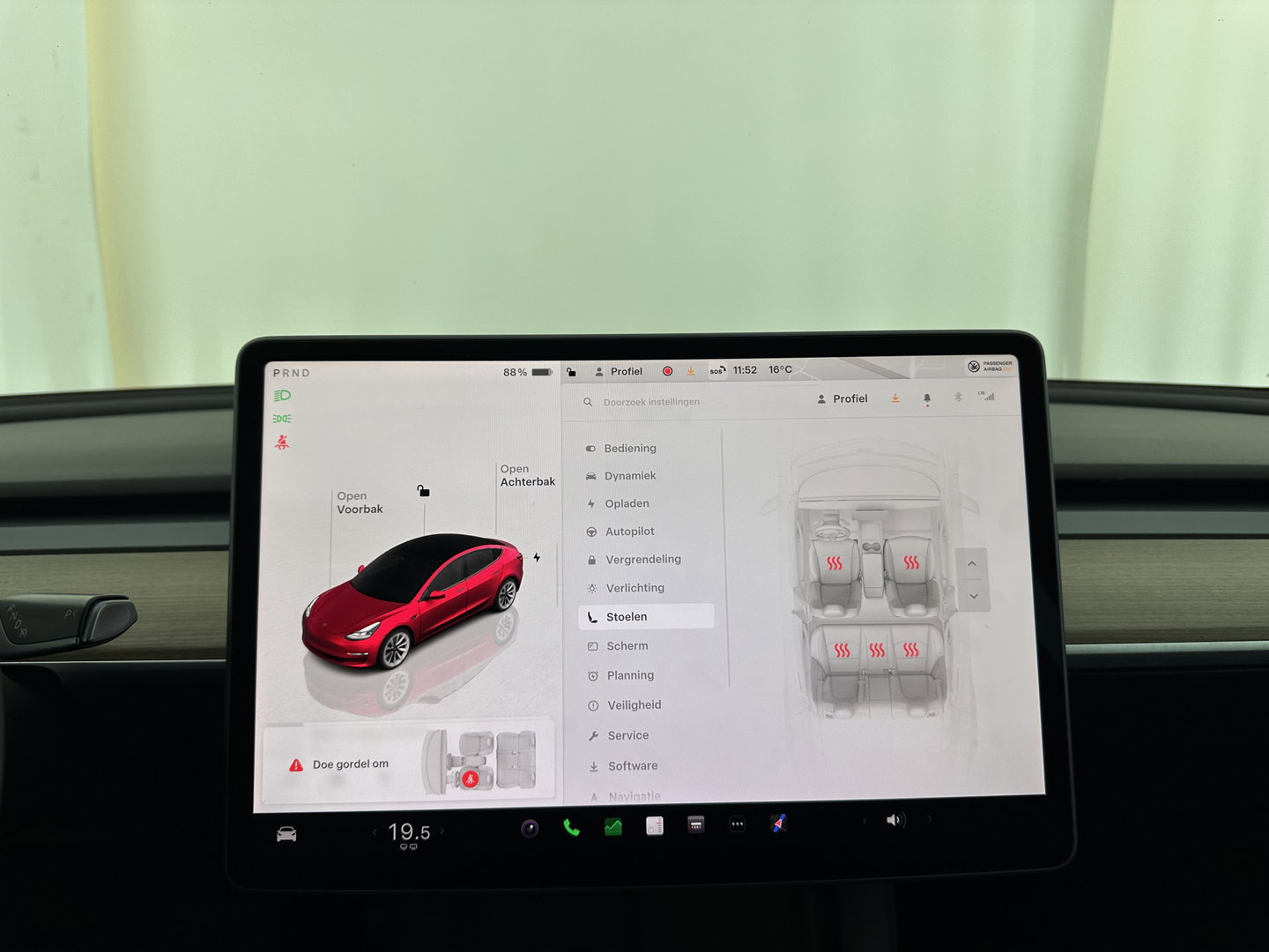 Tesla Model 3 Standard RWD Plus 60 kWh [ 3-Fase-11kW ] {SOH-87%} (INCL-BTW) Aut. *PANO | AUTOPILOT | LEATHER | KEYLESS | FULL-LED | MEMORY-PACK | TOPVIEW | DAB | CARPLAY | DIGI-COCKPIT | LANE-ASSIST | COMFORTSEATS | 19"ALU*