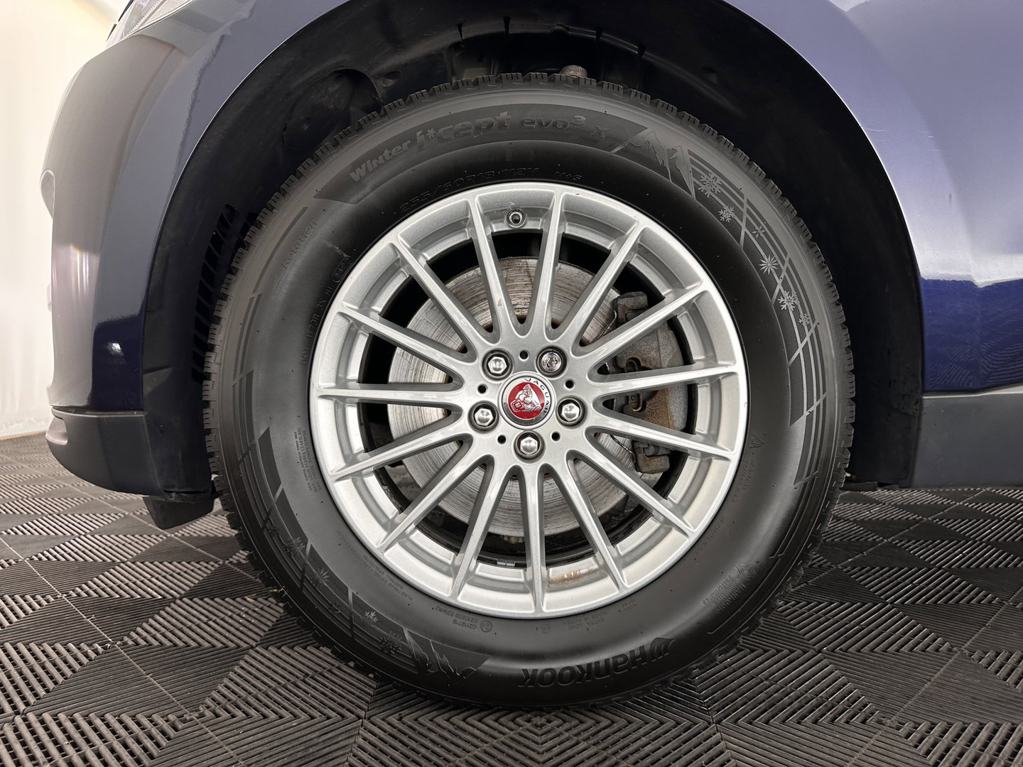 Jaguar F-Pace 3.0 S AWD 30d Aut. *PANO | LEATHER | XENON | DIGI-COCKPIT | NAVI-FULLMAP | AMBIENT-LIGHT | CAMERA | SHIFT-PADDLES | ECC | PDC | CRUISE | 18''ALU*