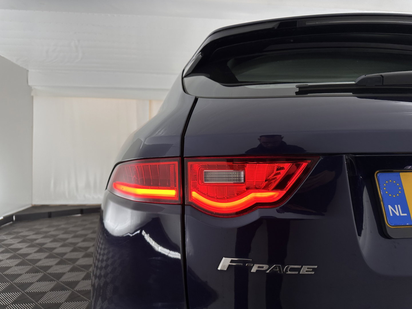 Jaguar F-Pace 3.0 S AWD 30d Aut. *PANO | LEATHER | XENON | DIGI-COCKPIT | NAVI-FULLMAP | AMBIENT-LIGHT | CAMERA | SHIFT-PADDLES | ECC | PDC | CRUISE | 18''ALU*