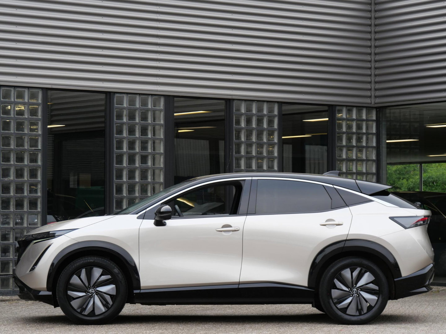 Nissan ARIYA 66kWh ADVANCE/ WARMTEPOMP/ 360° CAMERA/ ELEKT. KLEP/ SOH 99%