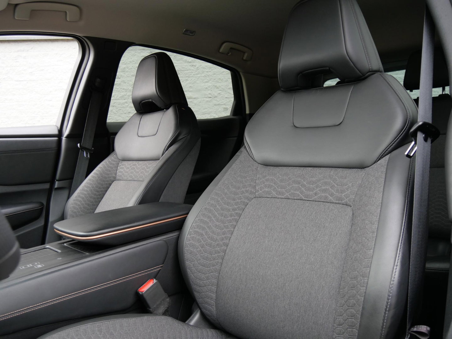 Nissan ARIYA 66kWh ADVANCE/ WARMTEPOMP/ 360° CAMERA/ ELEKT. KLEP/ SOH 99%