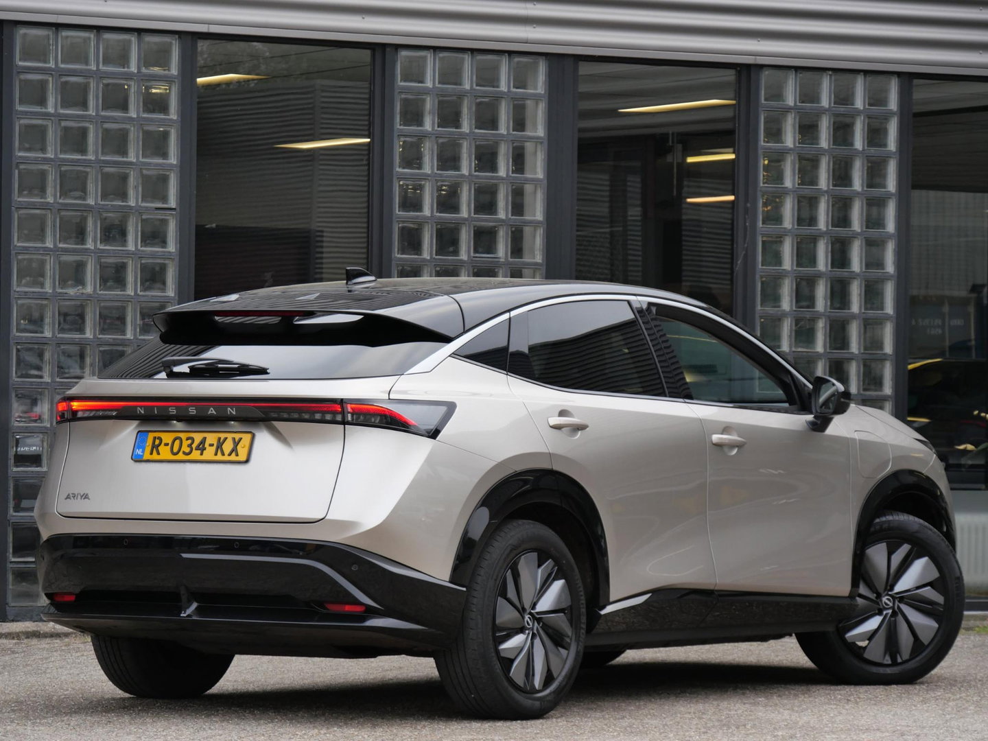 Nissan ARIYA 66kWh ADVANCE/ WARMTEPOMP/ 360° CAMERA/ ELEKT. KLEP/ SOH 99%