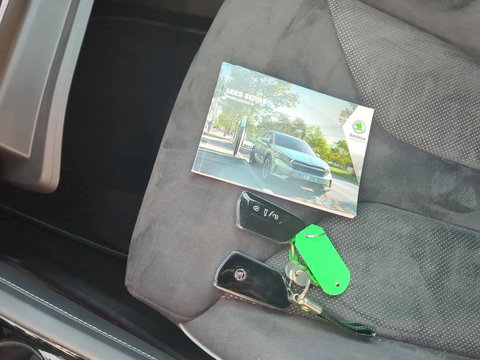 Škoda Enyaq iV 60 Sportline Carplay Camera Sfeerver. Stoel/Stuur verwarming