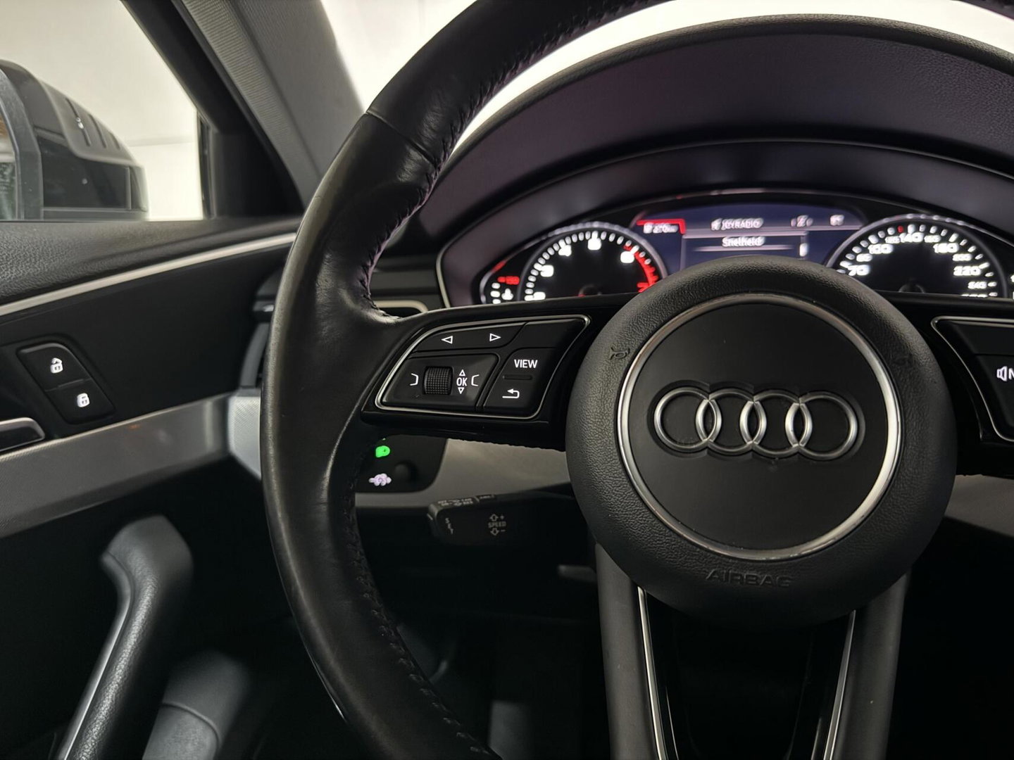 Audi A4 Avant 1.4 TFSI Sport DSG Cruise PDC Navi Climate NAP