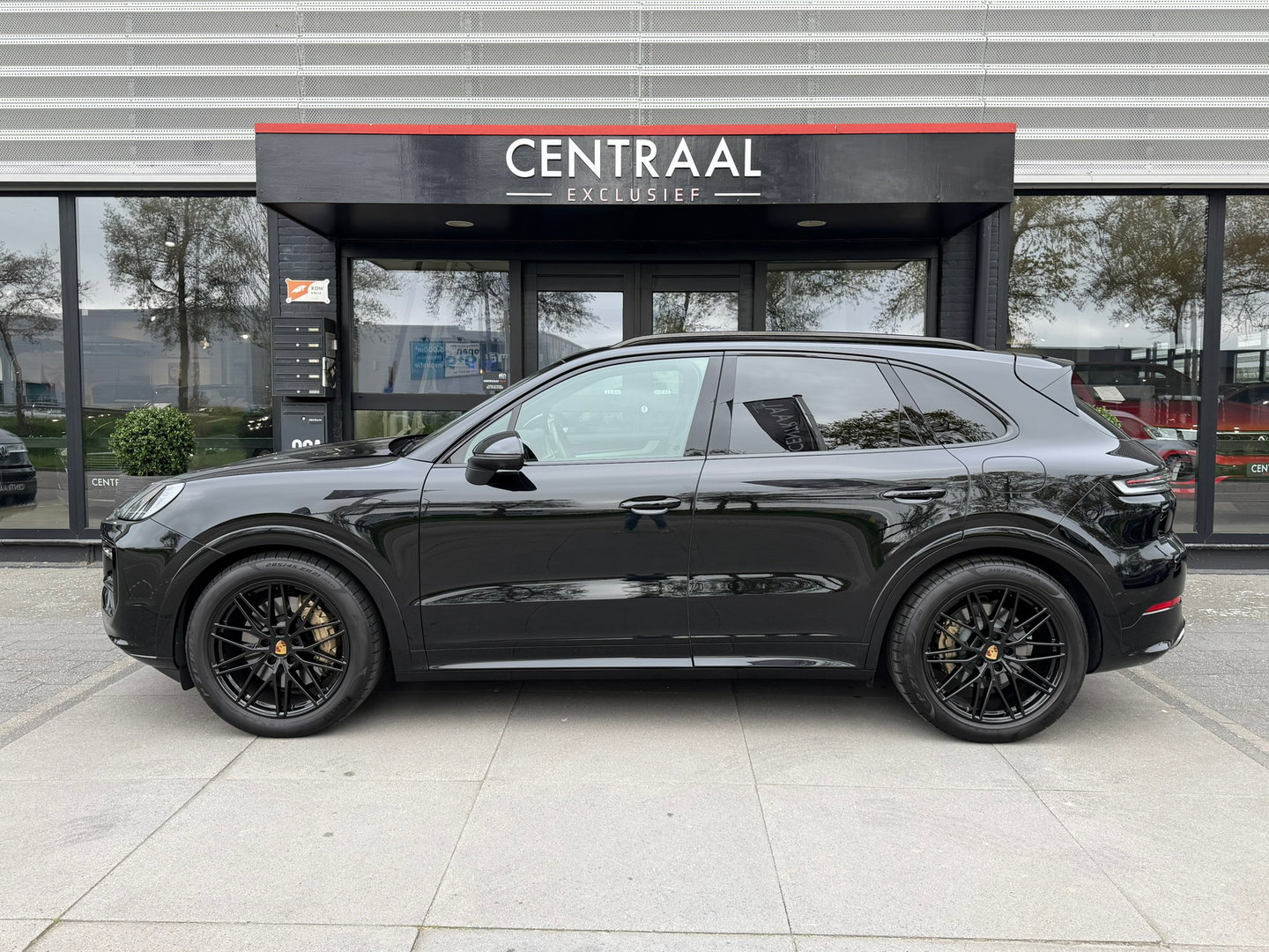 Porsche Cayenne 3.0 E-Hybrid Black Edition 470PK|Pano|Memory|Carplay|Bosé|SportChrono|Sport-Design