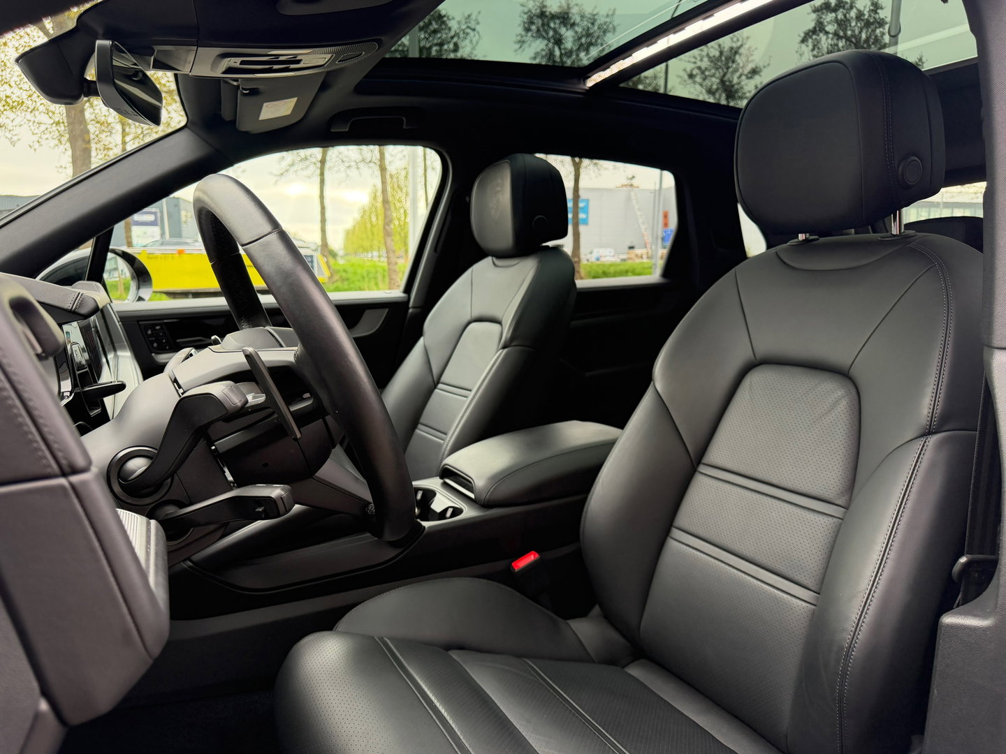 Porsche Cayenne 3.0 E-Hybrid Black Edition 470PK|Pano|Memory|Carplay|Bosé|SportChrono|Sport-Design