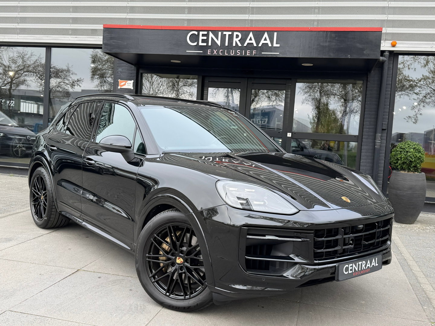 Porsche Cayenne 3.0 E-Hybrid Black Edition 470PK|Pano|Memory|Carplay|Bosé|SportChrono|Sport-Design