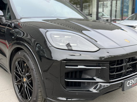 Porsche Cayenne 3.0 E-Hybrid Black Edition 470PK|Pano|Memory|Carplay|Bosé|SportChrono|Sport-Design