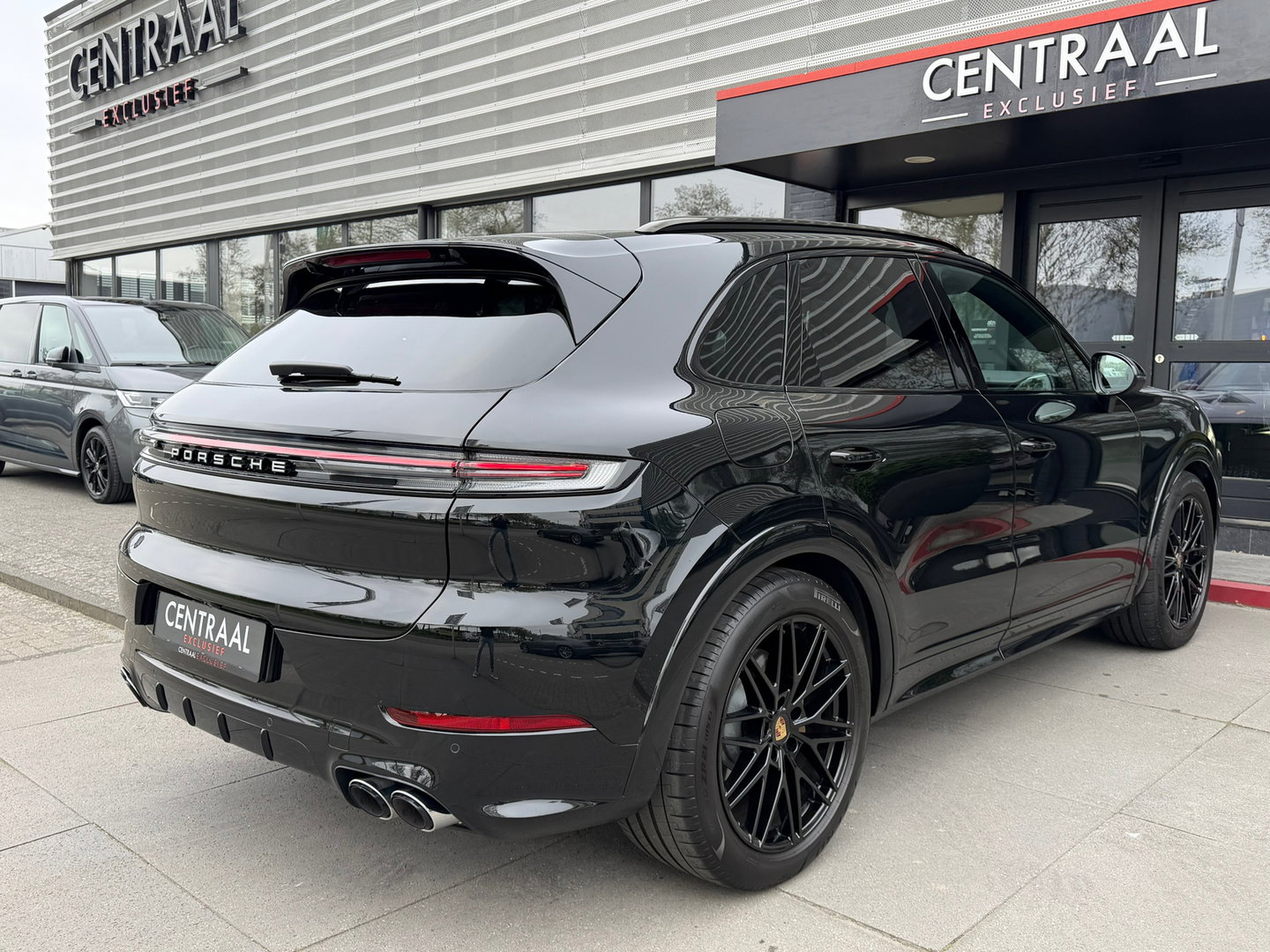 Porsche Cayenne 3.0 E-Hybrid Black Edition 470PK|Pano|Memory|Carplay|Bosé|SportChrono|Sport-Design