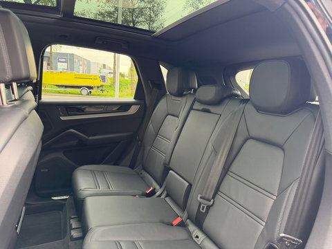 Porsche Cayenne 3.0 E-Hybrid Black Edition 470PK|Pano|Memory|Carplay|Bosé|SportChrono|Sport-Design