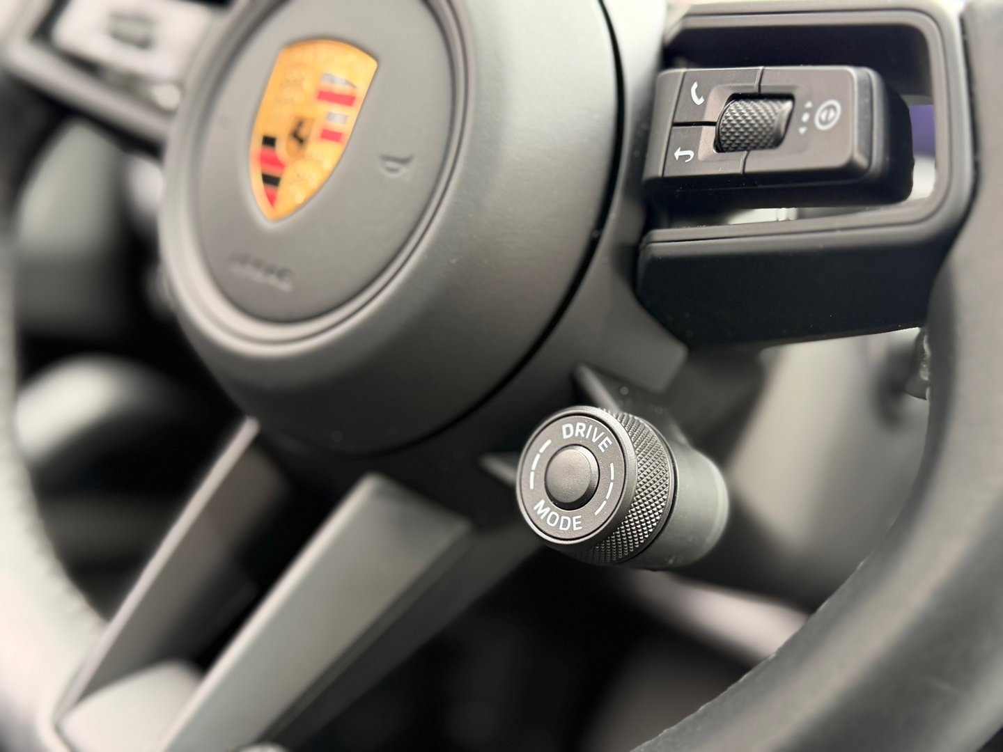 Porsche Cayenne 3.0 E-Hybrid Black Edition 470PK|Pano|Memory|Carplay|Bosé|SportChrono|Sport-Design