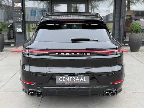 Porsche Cayenne 3.0 E-Hybrid Black Edition 470PK|Pano|Memory|Carplay|Bosé|SportChrono|Sport-Design