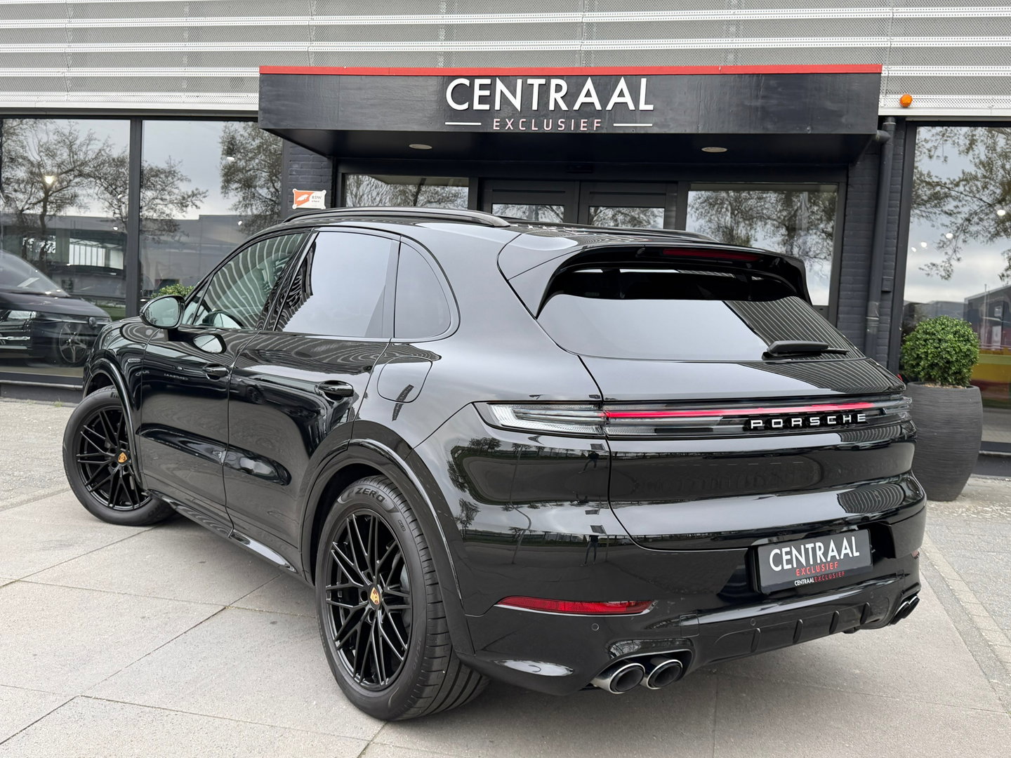 Porsche Cayenne 3.0 E-Hybrid Black Edition 470PK|Pano|Memory|Carplay|Bosé|SportChrono|Sport-Design