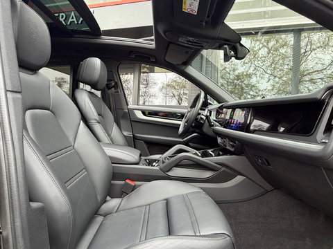 Porsche Cayenne 3.0 E-Hybrid Black Edition 470PK|Pano|Memory|Carplay|Bosé|SportChrono|Sport-Design