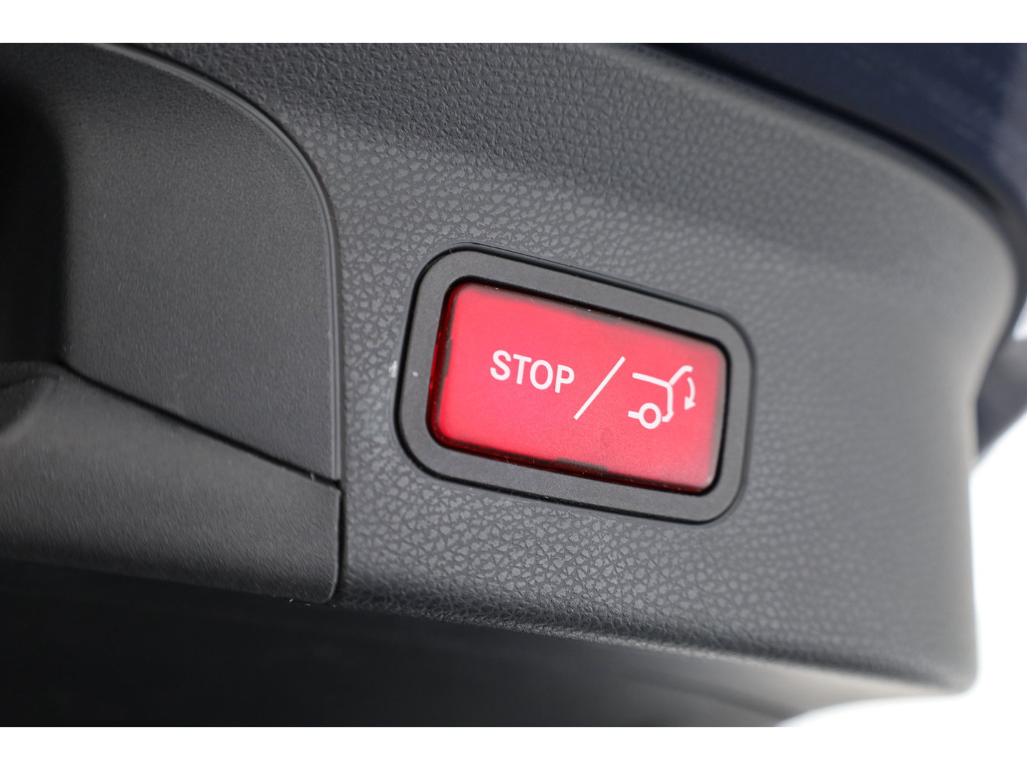 Mercedes-Benz GLC Coupé 300e 4MATIC Business Solution Luxury | Adapt. Cruise | Apple CarPlay & Android Auto | Pano | Trekhaak | Dodehoek | Stoelverw.