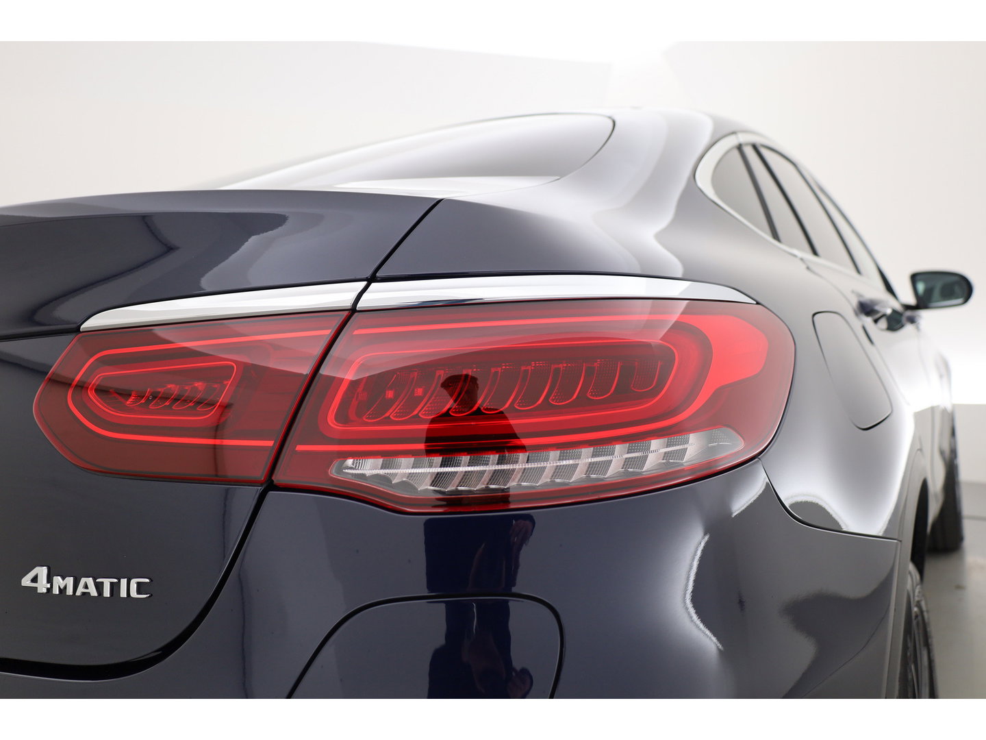 Mercedes-Benz GLC Coupé 300e 4MATIC Business Solution Luxury | Adapt. Cruise | Apple CarPlay & Android Auto | Pano | Trekhaak | Dodehoek | Stoelverw.