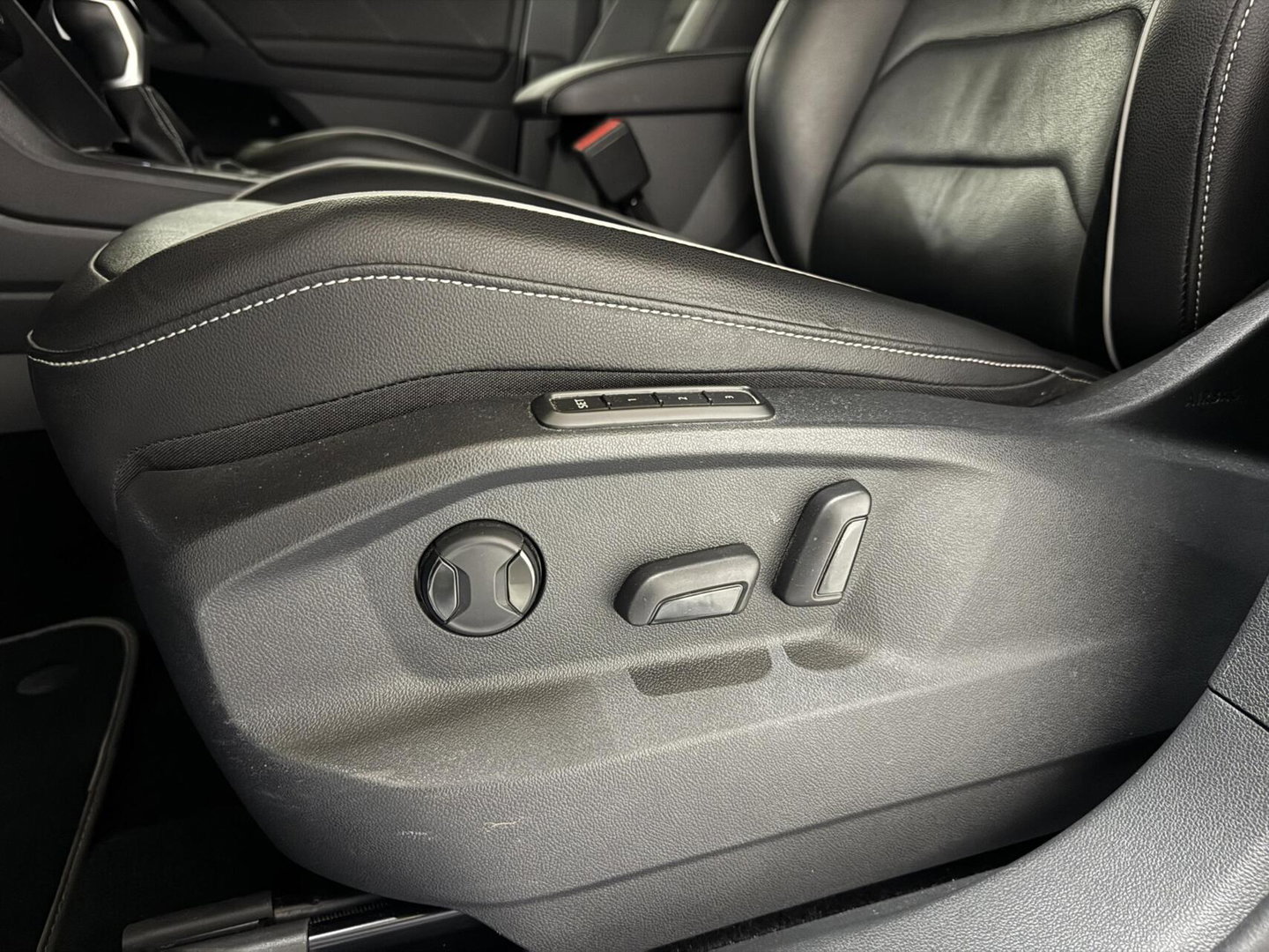 Volkswagen Tiguan 1.4 TSI eHybrid R-Line Pano Leer Sfeer Trekh. Carplay