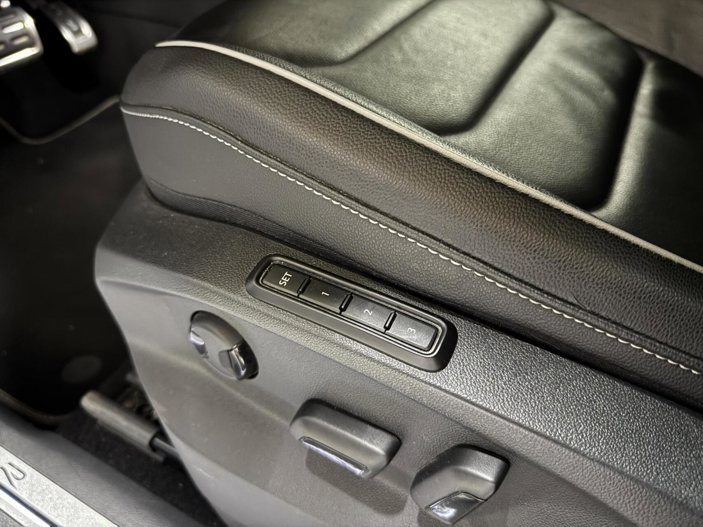 Volkswagen Tiguan 1.4 TSI eHybrid R-Line Pano Leer Sfeer Trekh. Carplay