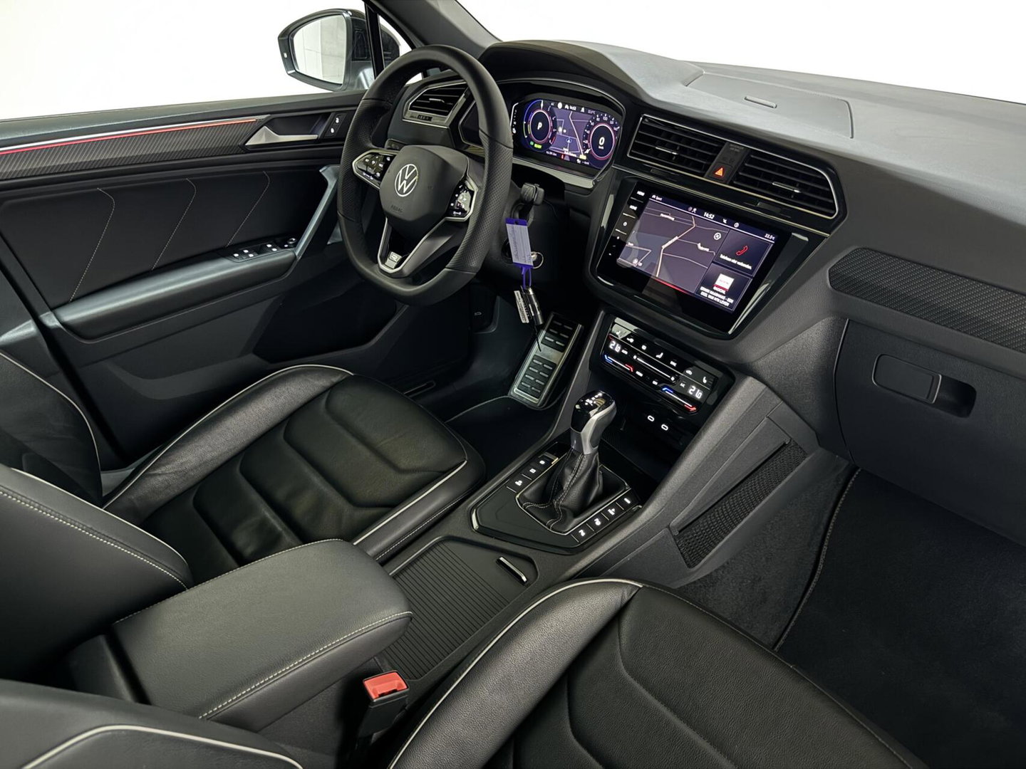 Volkswagen Tiguan 1.4 TSI eHybrid R-Line Pano Leer Sfeer Trekh. Carplay