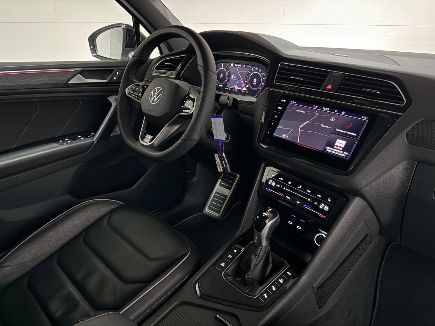 Volkswagen Tiguan 1.4 TSI eHybrid R-Line Pano Leer Sfeer Trekh. Carplay