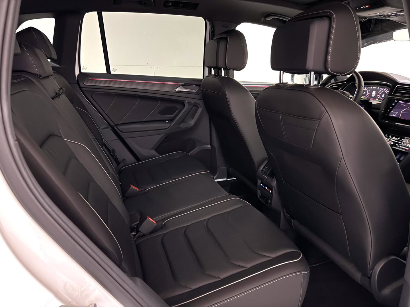 Volkswagen Tiguan 1.4 TSI eHybrid R-Line Pano Leer Sfeer Trekh. Carplay