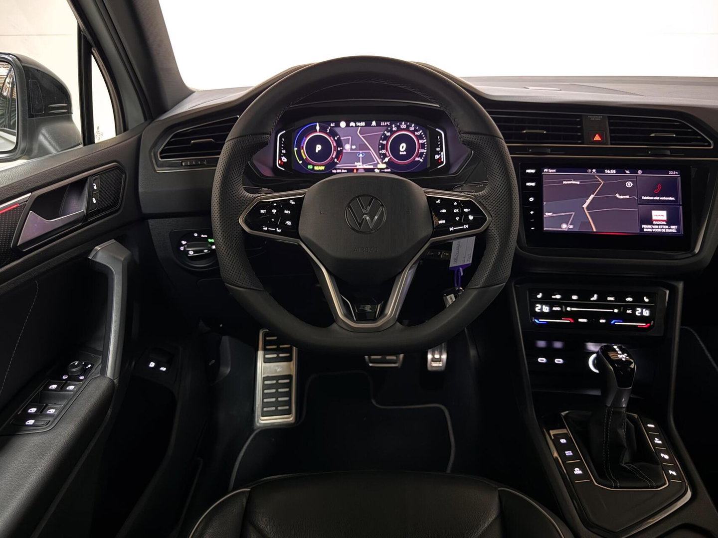 Volkswagen Tiguan 1.4 TSI eHybrid R-Line Pano Leer Sfeer Trekh. Carplay