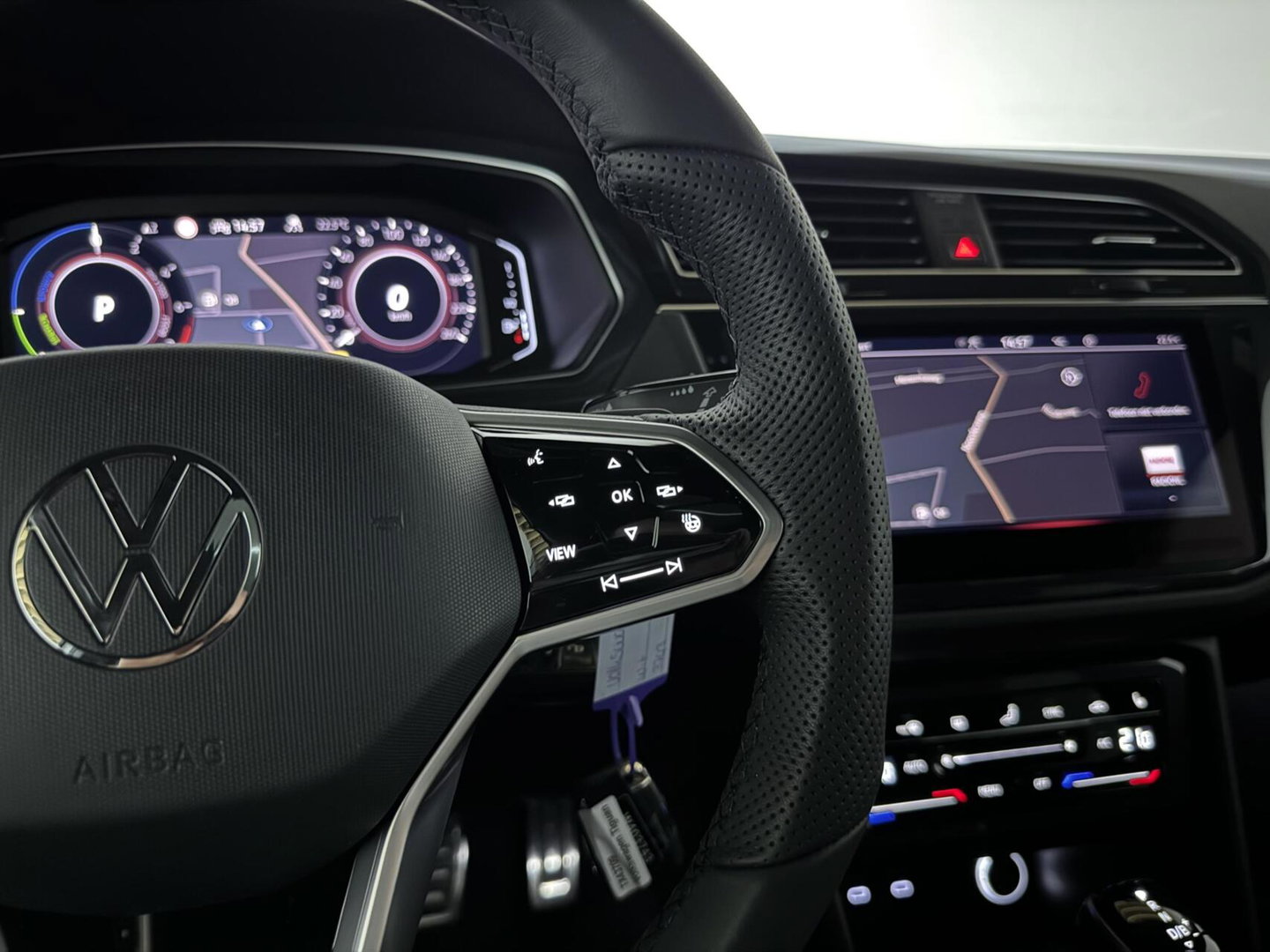 Volkswagen Tiguan 1.4 TSI eHybrid R-Line Pano Leer Sfeer Trekh. Carplay