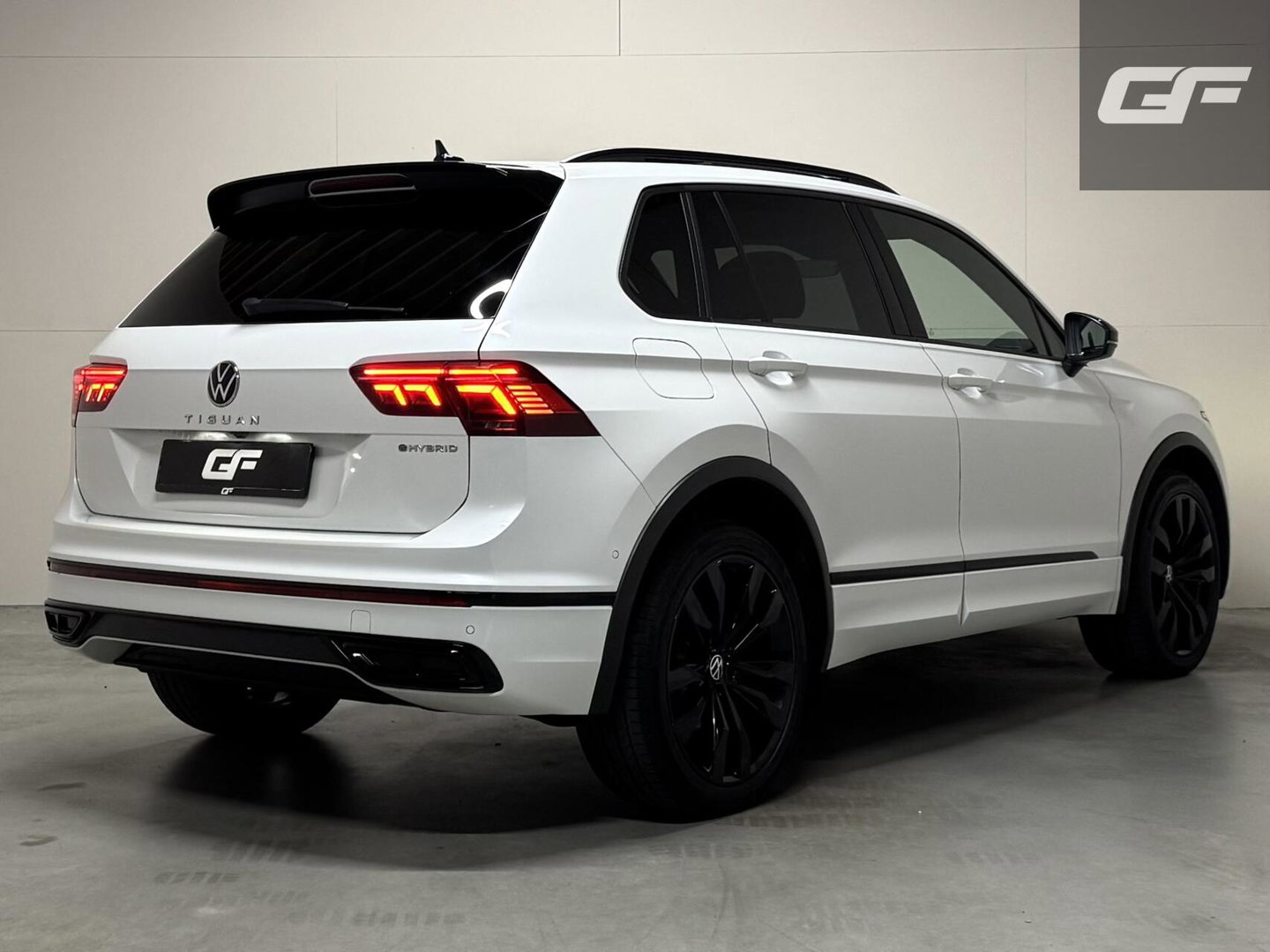 Volkswagen Tiguan 1.4 TSI eHybrid R-Line Pano Leer Sfeer Trekh. Carplay