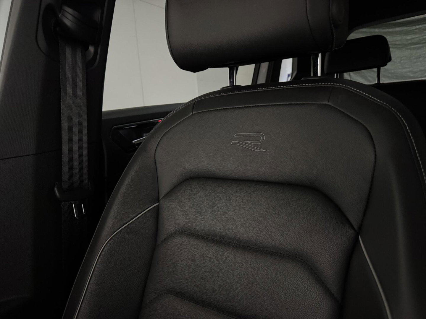 Volkswagen Tiguan 1.4 TSI eHybrid R-Line Pano Leer Sfeer Trekh. Carplay