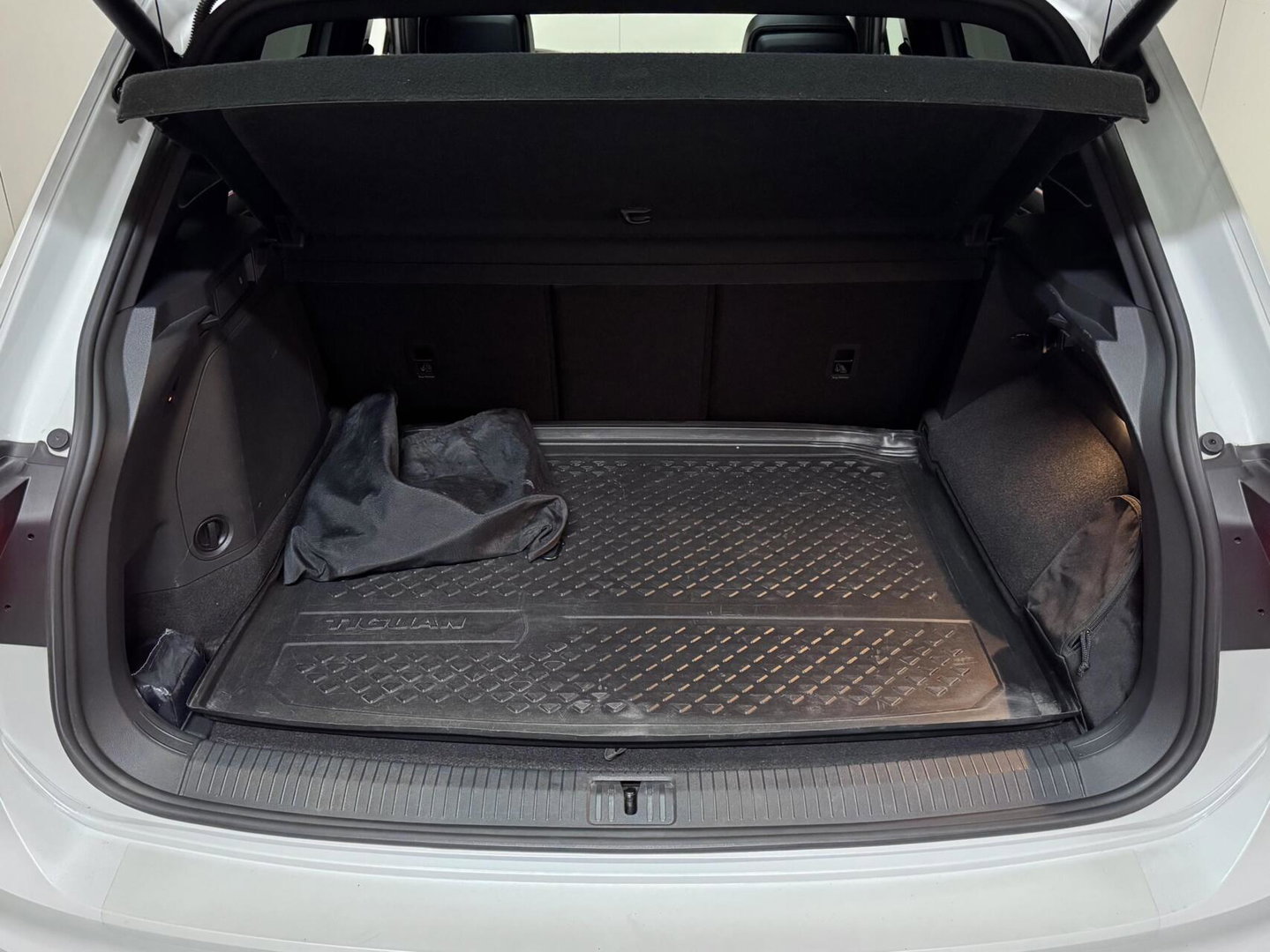 Volkswagen Tiguan 1.4 TSI eHybrid R-Line Pano Leer Sfeer Trekh. Carplay