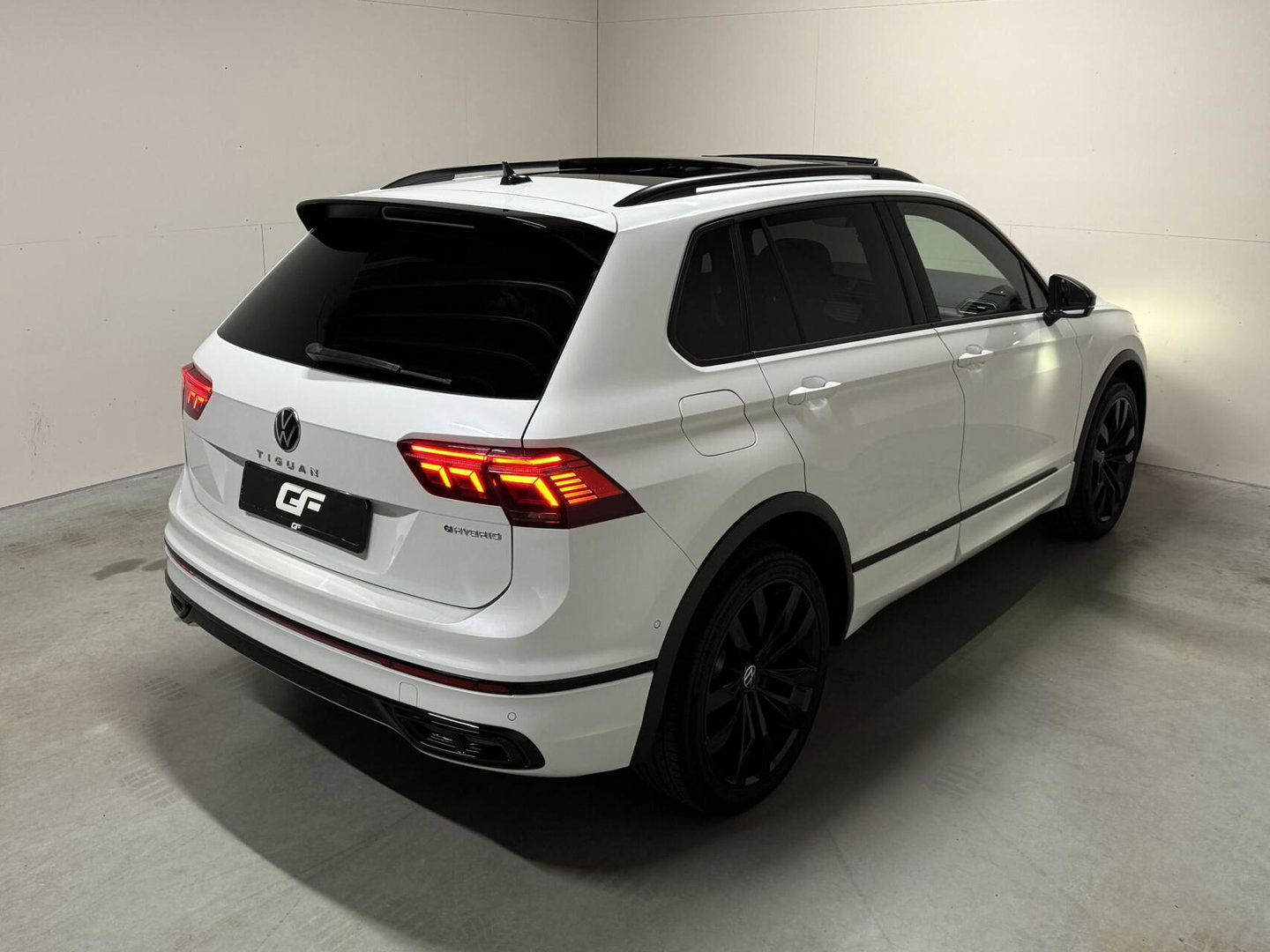 Volkswagen Tiguan 1.4 TSI eHybrid R-Line Pano Leer Sfeer Trekh. Carplay