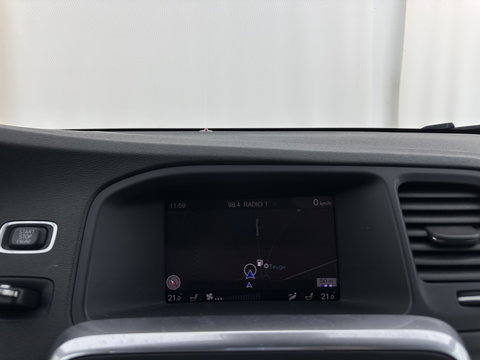 Volvo V60 2.0 D3 Polar+ Aut. *LEATHER | XENON | HEATED-COMFORTSEATS | NAVI-FULLMAP | CAMERA | PRIVACY-GLASS | ECC | PDC | CRUISE | 17''ALU*