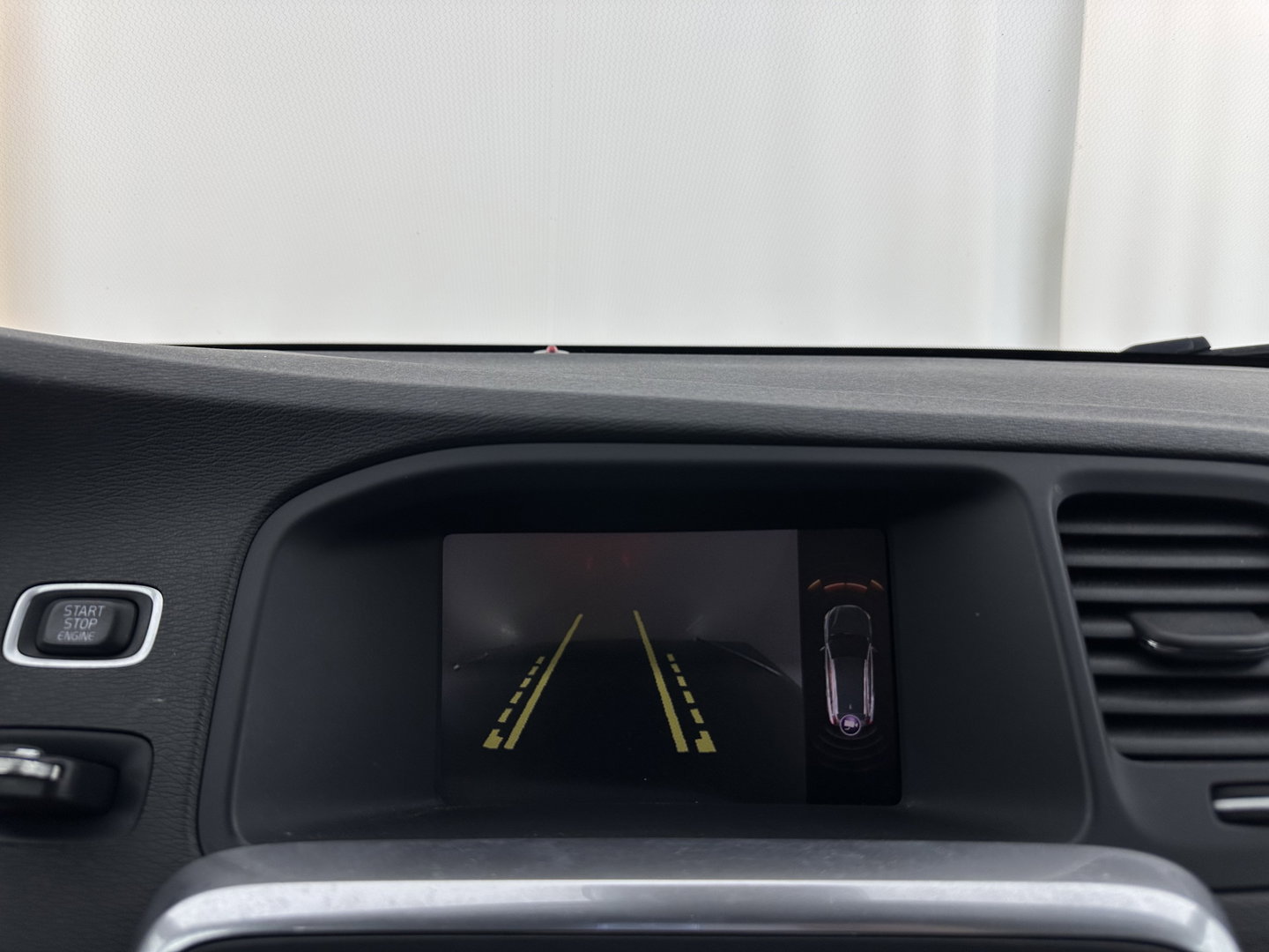 Volvo V60 2.0 D3 Polar+ Aut. *LEATHER | XENON | HEATED-COMFORTSEATS | NAVI-FULLMAP | CAMERA | PRIVACY-GLASS | ECC | PDC | CRUISE | 17''ALU*