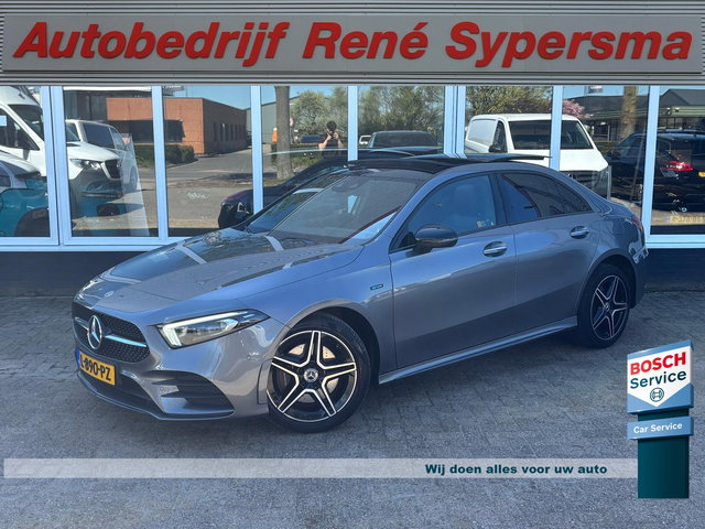 Mercedes-Benz A-Klasse - 250 e Business Solution AMG Limited | Pano | Sfeerverlichting | Memory Stoelen | Traffic Camera