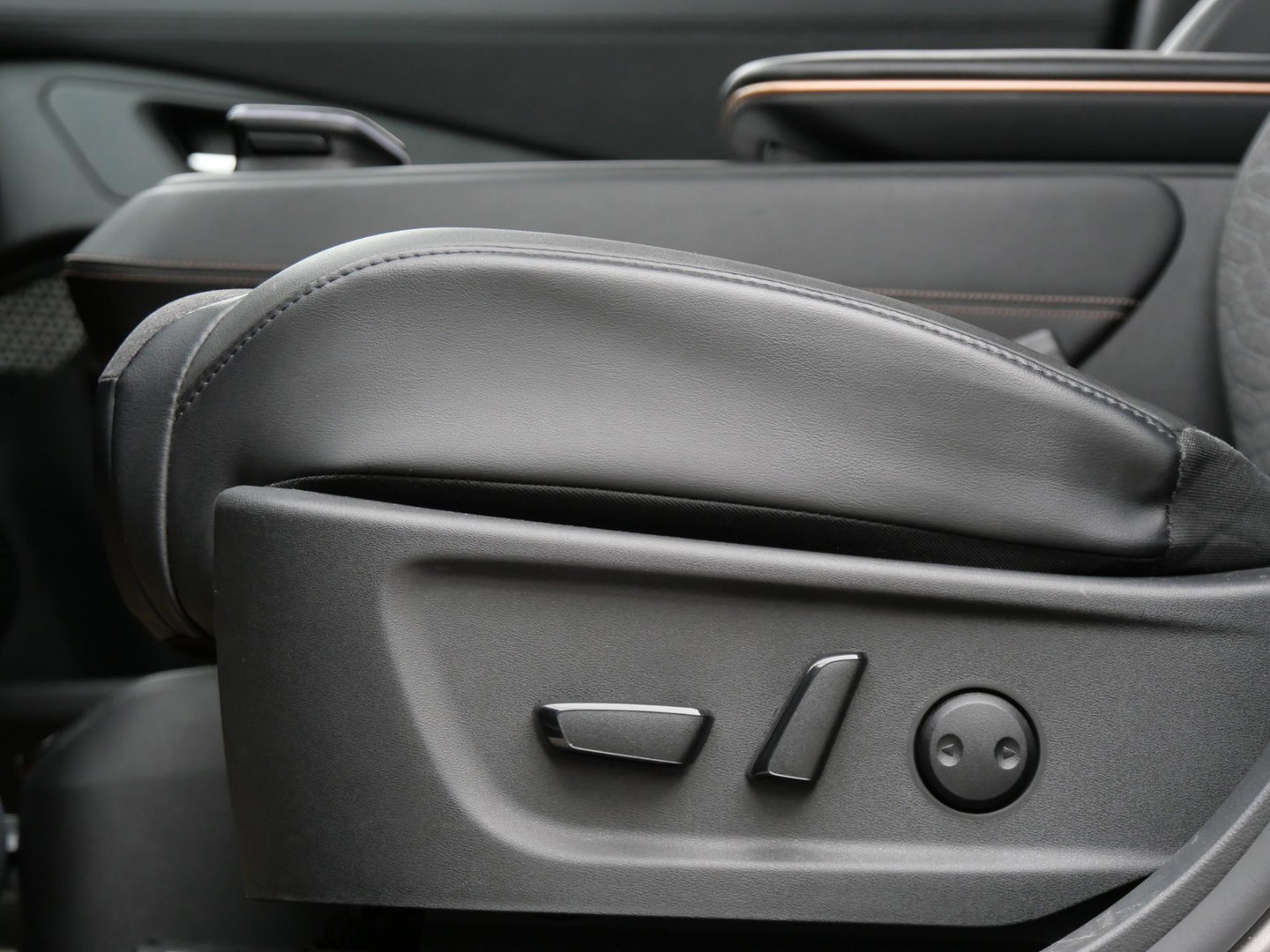 Nissan ARIYA 66kWh ADVANCE/ WARMTEPOMP/ 360° CAMERA/ ELEKT. KLEP/ SOH 99%