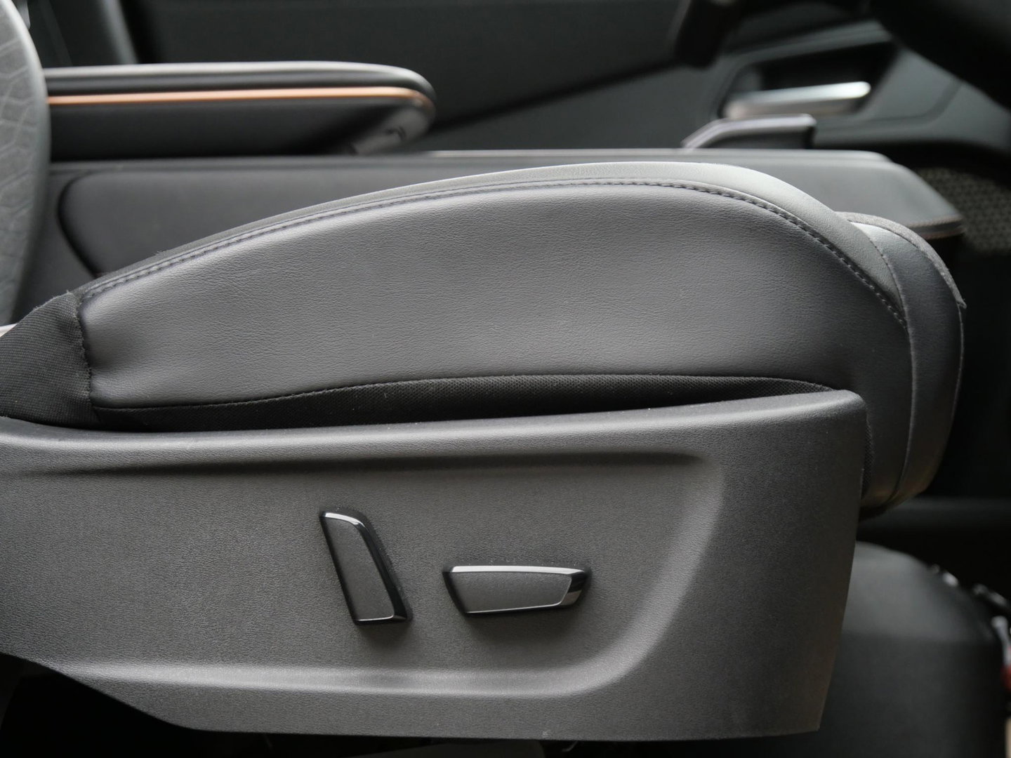 Nissan ARIYA 66kWh ADVANCE/ WARMTEPOMP/ 360° CAMERA/ ELEKT. KLEP/ SOH 99%