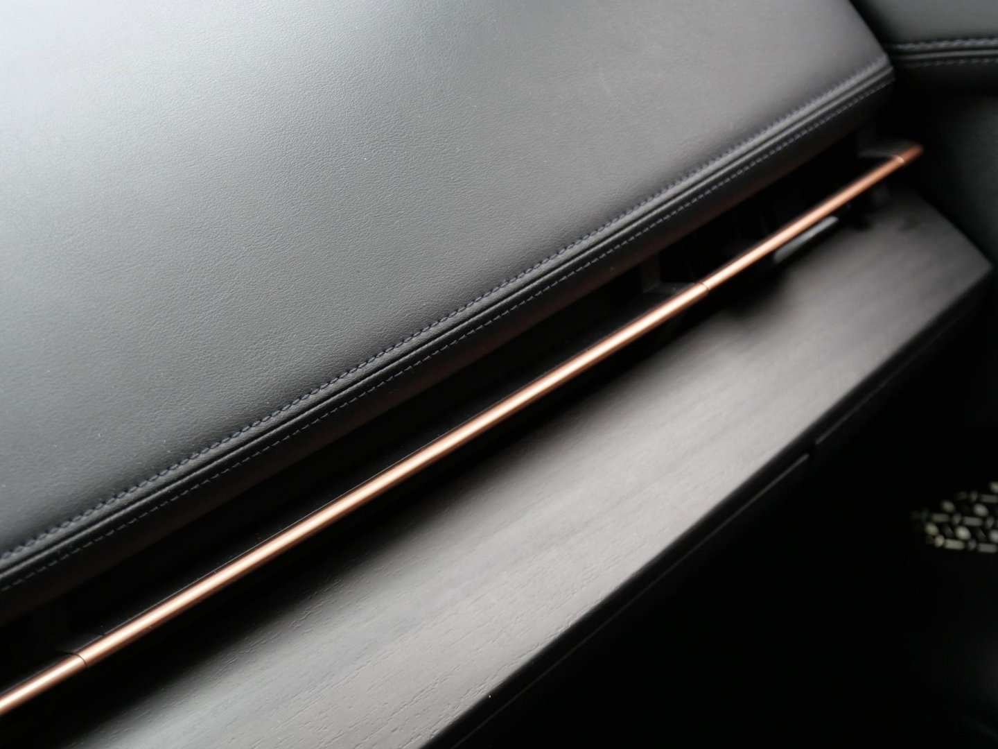 Nissan ARIYA 66kWh ADVANCE/ WARMTEPOMP/ 360° CAMERA/ ELEKT. KLEP/ SOH 99%