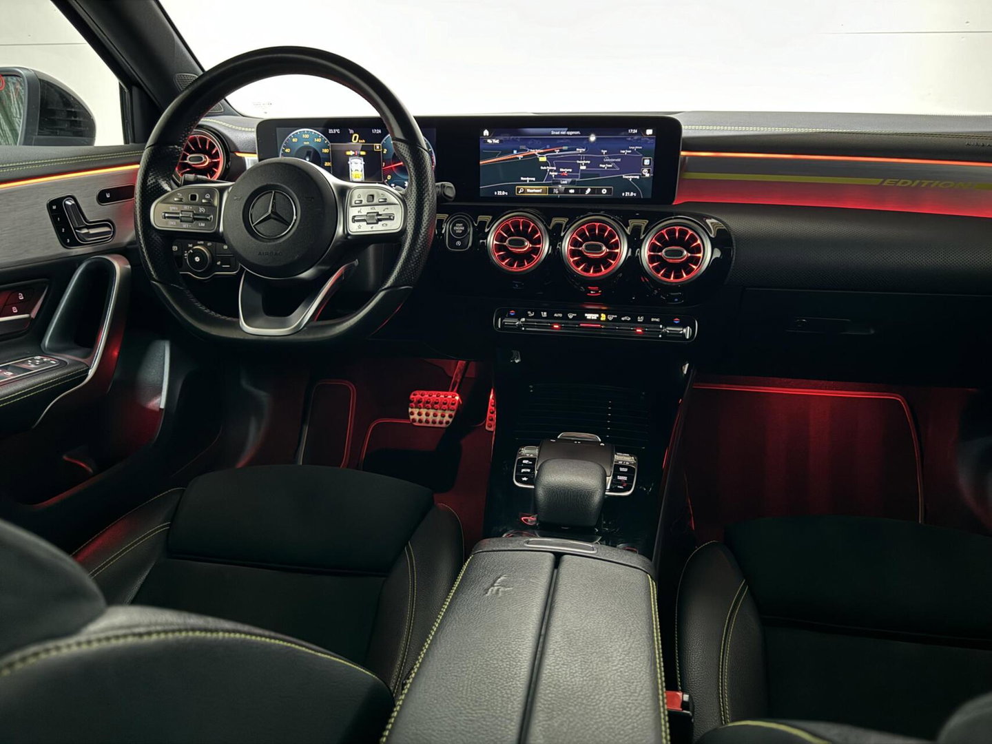 Mercedes-Benz A-Klasse 200 Edition 1 Pano Sfeer Memory Camera