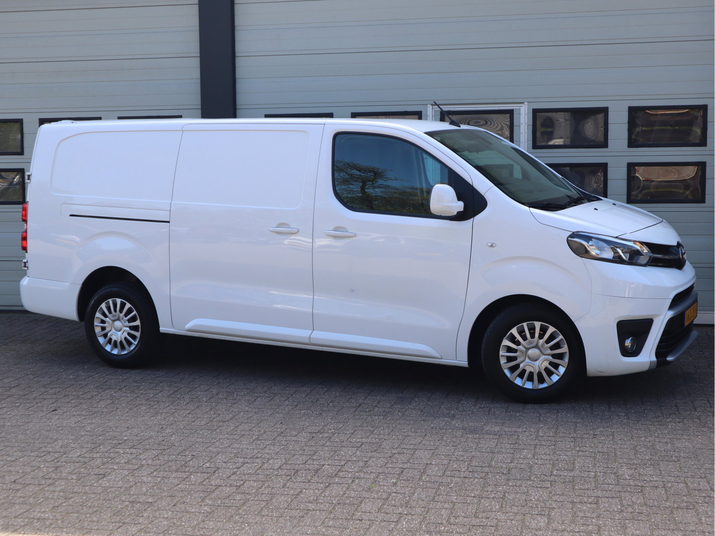 Toyota ProAce Worker 2.0 D 123pk Automaat Euro 6 - L3 Lang - Airco - Cruise