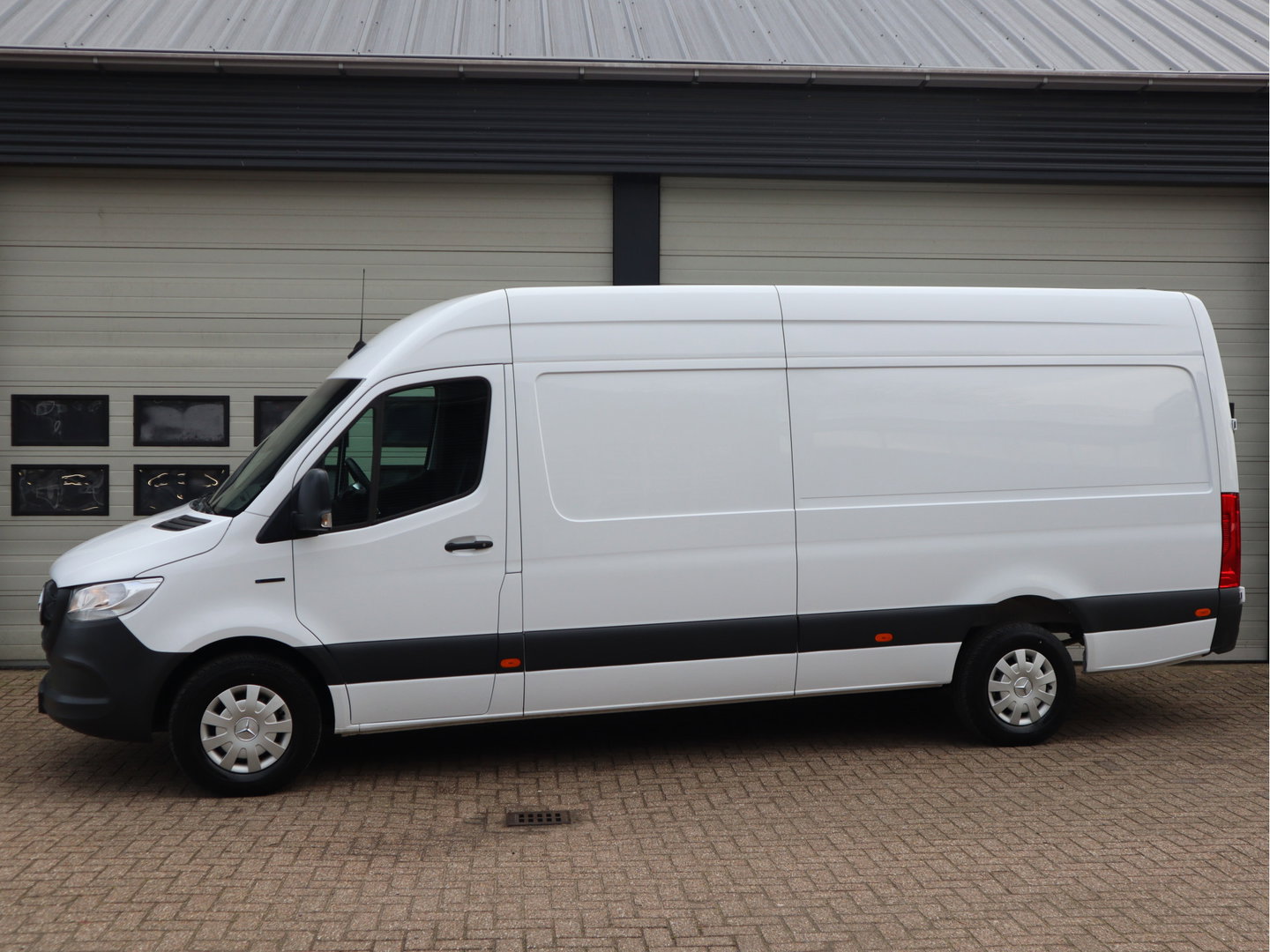 Mercedes-Benz eSprinter 414 Accu 113 kWh WLPT 445 KM AC+DC Snelladen L3H2 Maxi - Trekhaak